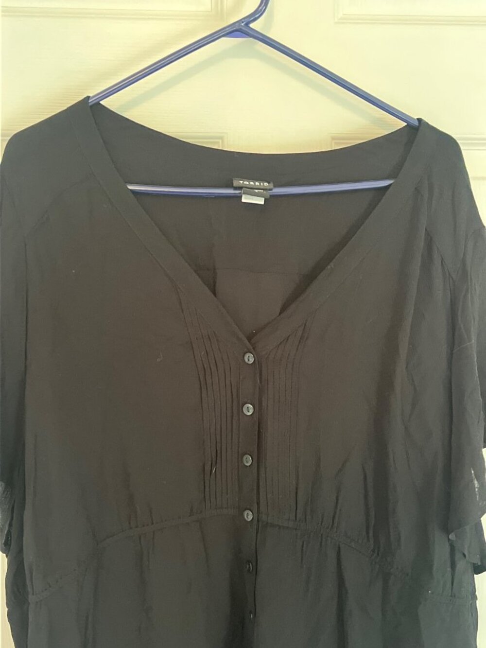 Torrid Textured Woven Flutter Sleeve Casual Black Top 4X Rayon Short Sleeve - Picture 2 of 4